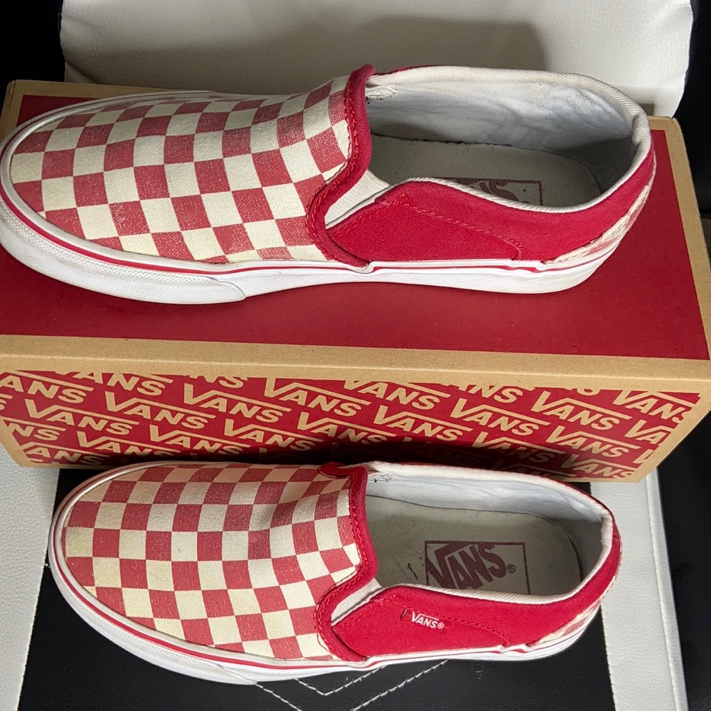 red/white checkerboard vans